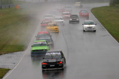 Raceweek med SSK på Kinnekulle Ring 



4:e deltävlingen lördag mycket regn som drev in överallt. Söndag mulet och nästan helt torrt.
