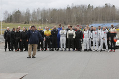 Mike Luff poserar glatt tillsammans med Legendsförarna som körde en testdag en måndag i april...
