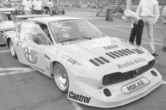 Auto Alfa i Göteborg byggde denna häftiga GTV av överblivna delar från James Hunts F1:a! Håkan Strandner körde bilen.